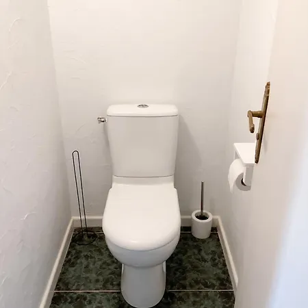 Spacieuse Avec Piscine Privée à Villa Aujols