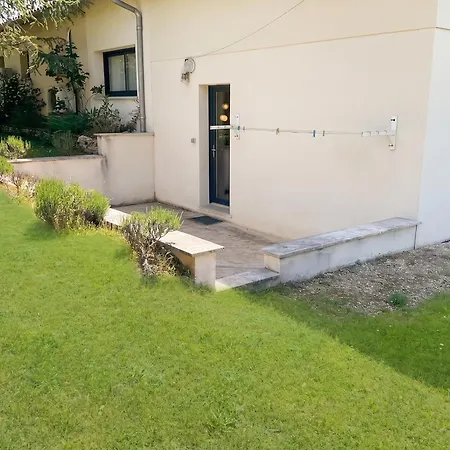 Spacieuse Avec Piscine Privée à Aujols